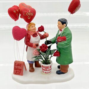 Department 56 For Your Sweetheart‎ Christmas in the City Village Figurine 2002